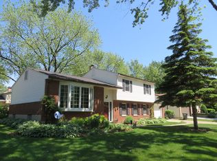 145 N Norman Dr, Palatine, IL 60074