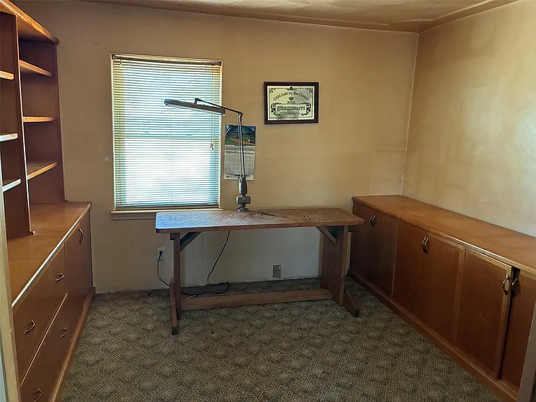 16950 FM 971 — Photo 6