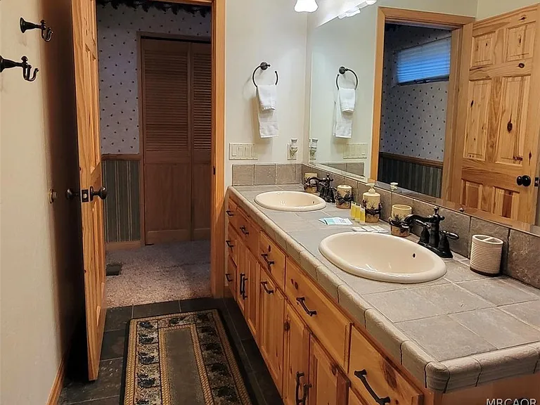 1165 Green Mountain Dr — Photo 28