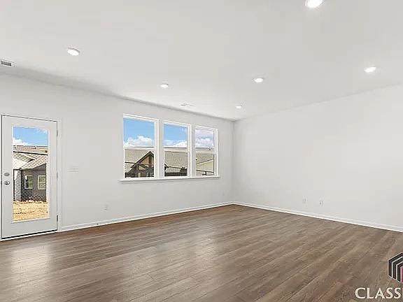 3rd image of 158 Vision St