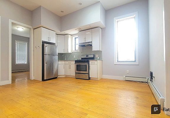 2nd image of 365 Vernon Ave Floor 3