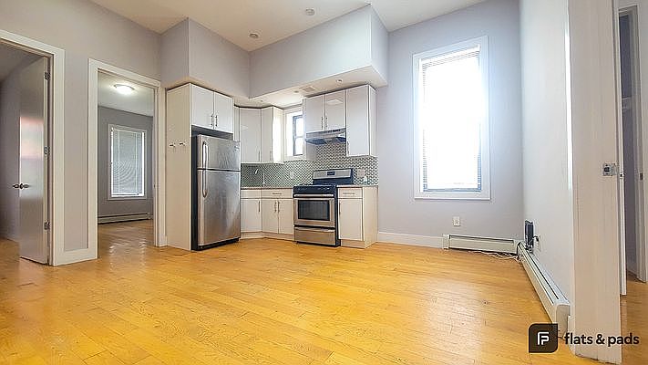 1st image of 365 Vernon Ave #2