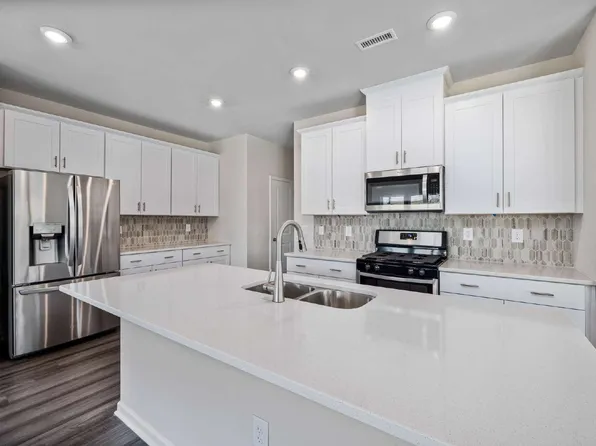 1102 Depot Dr, Cary, NC 27519