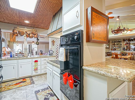 3rd image of 506 Crestway Dr