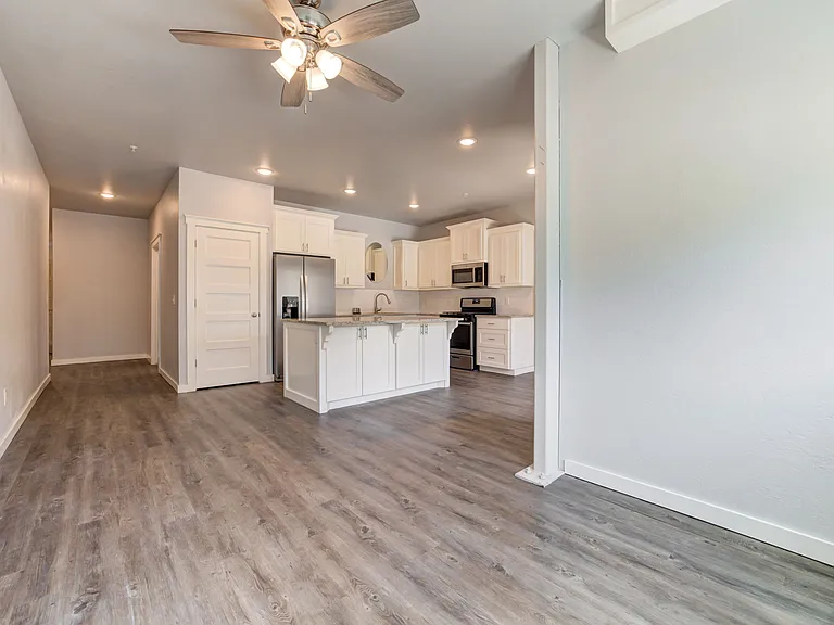 207 W Apache St — Photo 9