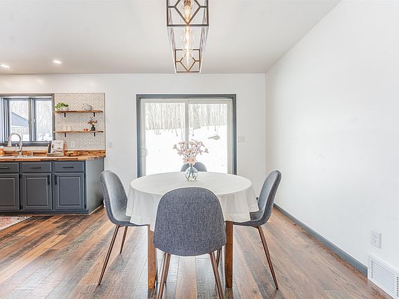 3rd image of 10150 E Grandview Rd