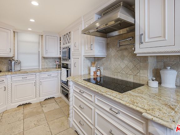 5th image of 4314 Marina City Dr