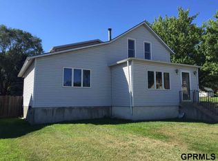 521 9th St, Wisner, NE 68791