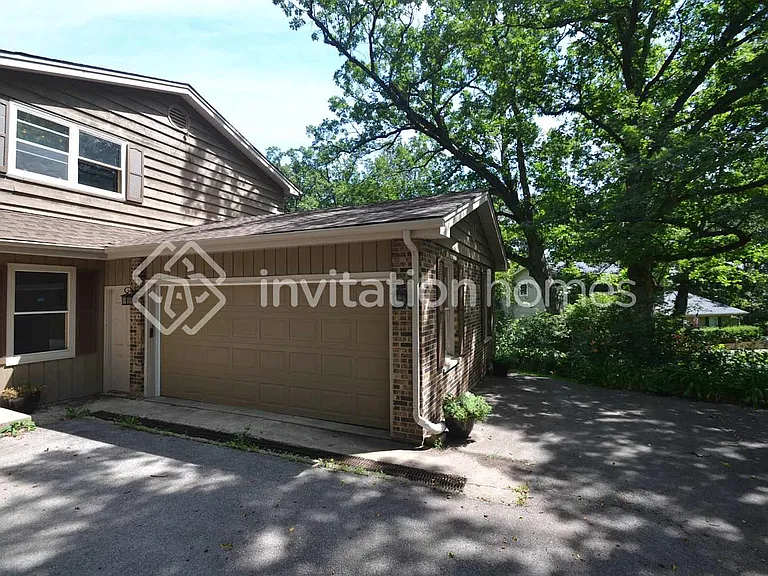 42W174 Timber Trl — Photo 1