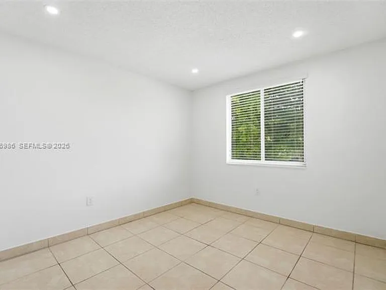 8219 NW 192nd Ter — Photo 21