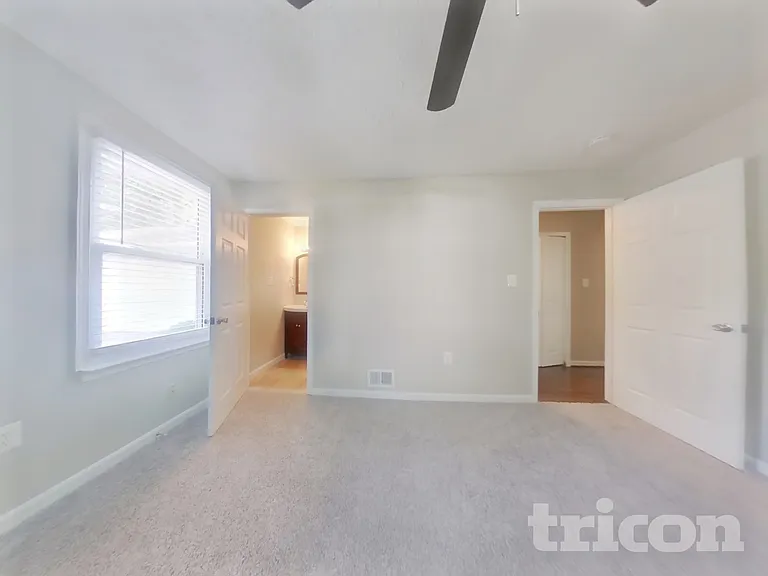 1203 Addison Ct — Photo 7