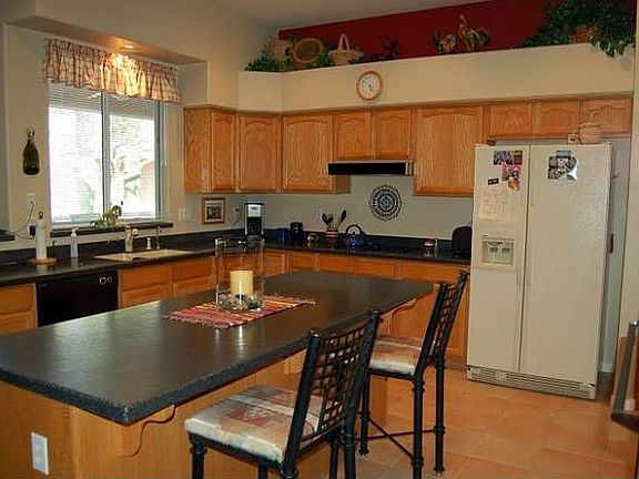 4th image of 27685 N 74th St