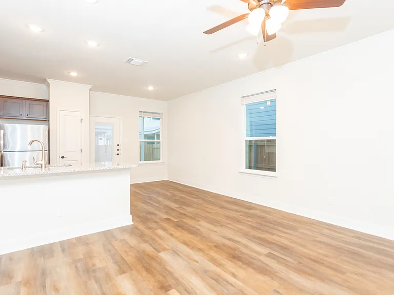 10351 Lynwood Br #102 — Photo 5