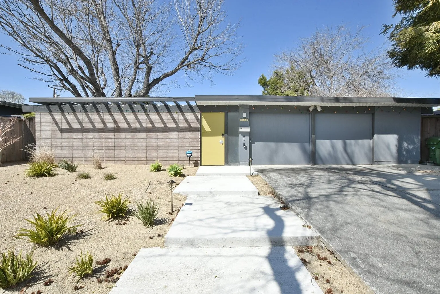 1773 Comstock Ln photo 1