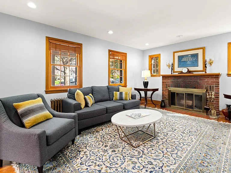 3420 Patterson St NW — Photo 5