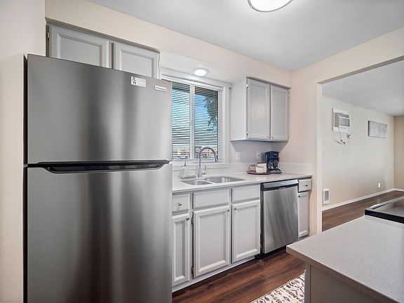 3rd image of 225 E Westview Ave APT 4