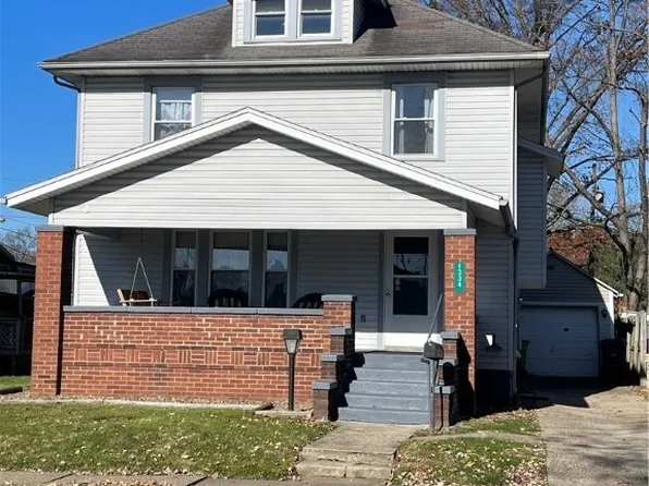 1334 Chestnut St, Coshocton, OH 43812