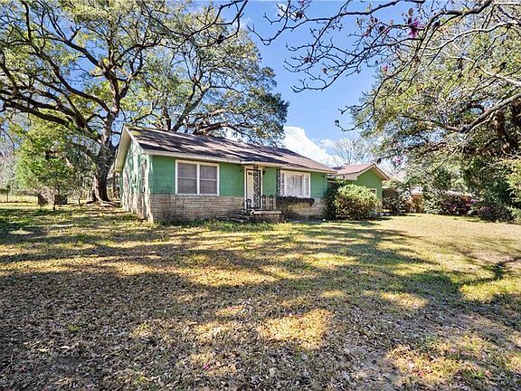 3rd image of 1001 Cleveland Rd