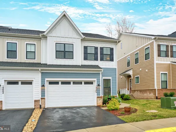 19006 Coral Reef Sq, Leesburg, VA 20176