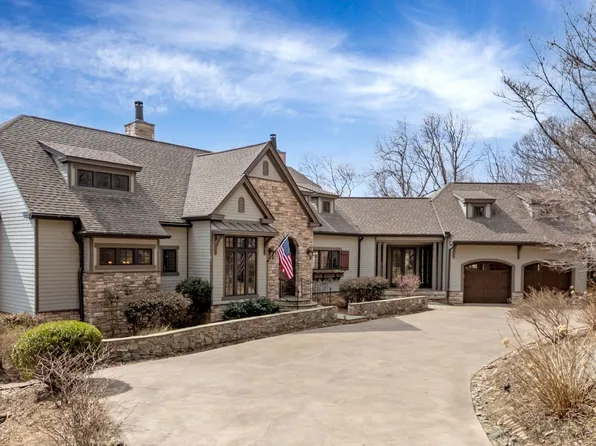 1 Stonesthrow Dr, Landrum, SC 29356