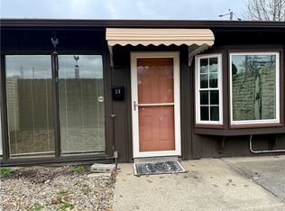24 Greenfield Ct, Berea, OH 44017