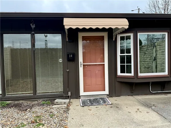 24 Greenfield Ct, Berea, OH 44017