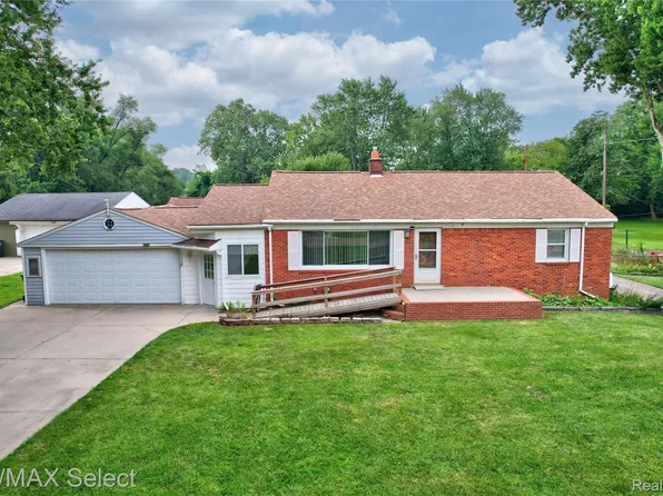 1120 Michelson Rd, Rochester Hills, MI 48307