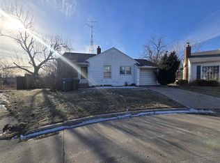 6 Kirkwood Cir, Iowa City, IA