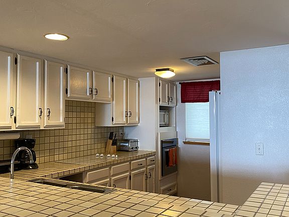 3rd image of 76-6225 Alii Dr APT 102