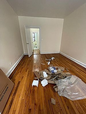 5th image of 1647 Sterling Pl #1C