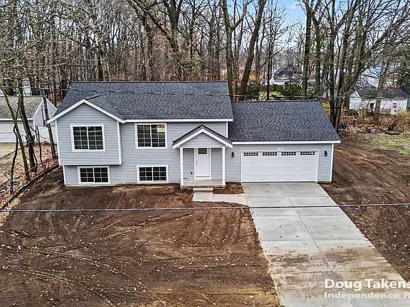 3rd image of 4764 Potter Ave SE