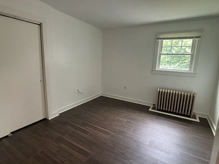 728 E Chestnut St — Photo 8