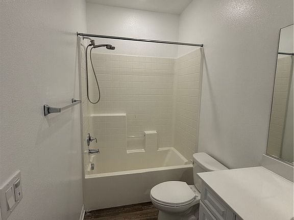 5th image of 8013 Olive Ln