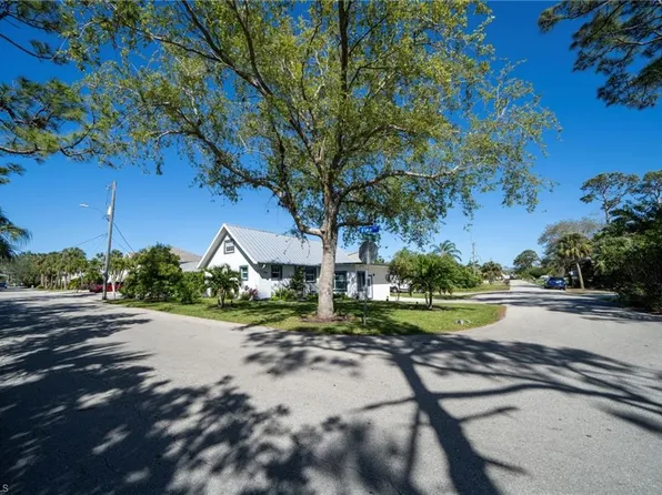 3986 Bennett LN, BONITA SPRINGS, FL 34134