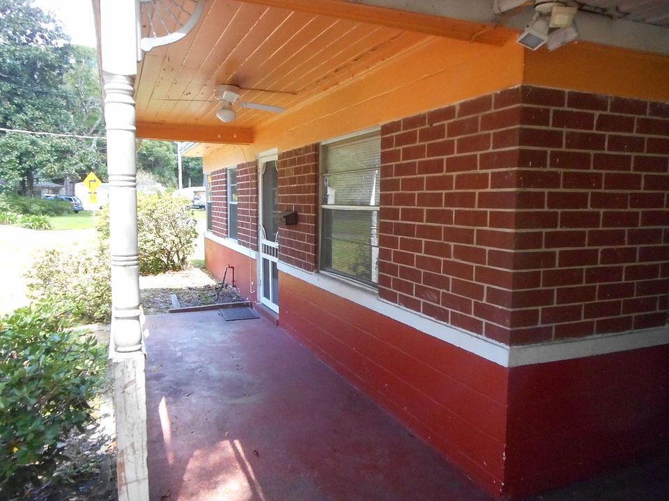 2nd image of 3929 Cottonwood Ln