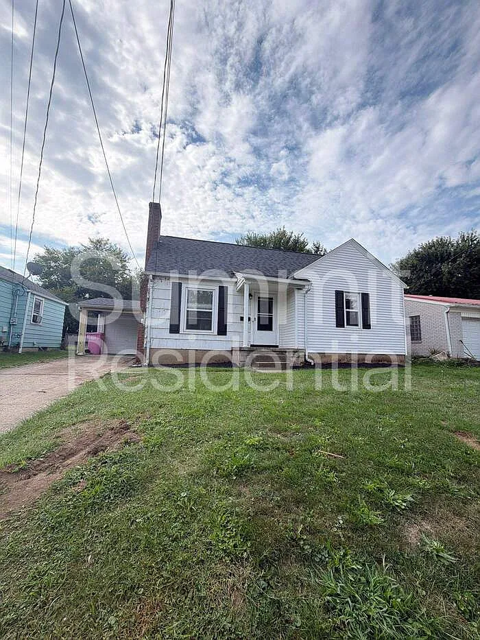 3 bed, 1.0 bath, 1180 sqft — Photo 1