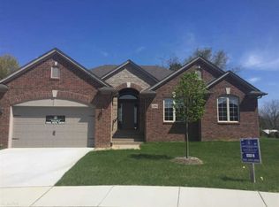 62952 Franklin Park Dr, Washington, MI