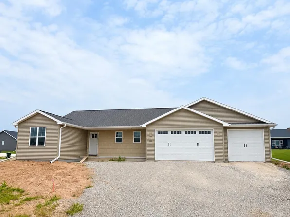 2091 Red Fox Ln, Kaukauna, WI 54130