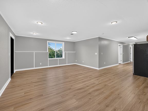 5th image of 8048 Miller Rd Suite 6