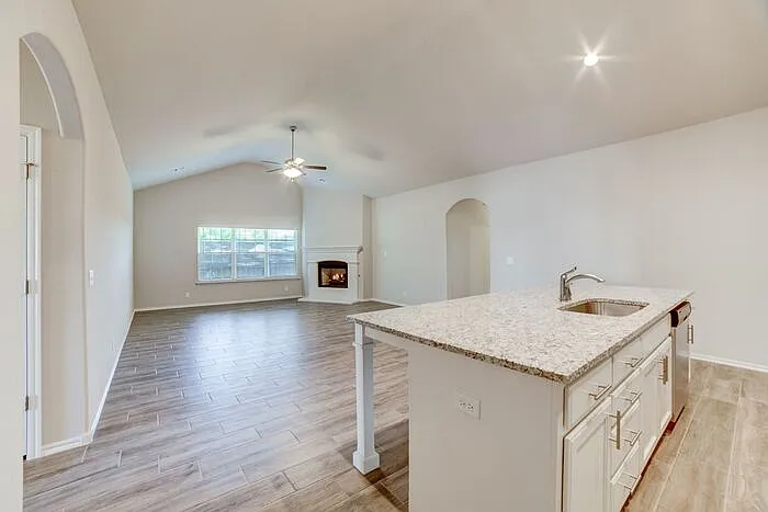 2421 W Imperial Ct — Photo 19
