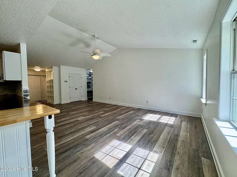 502 Worth Dr — Photo 14