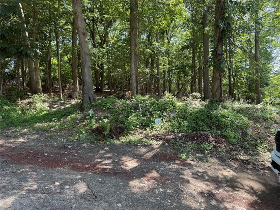 Harborview Avenue, Pt Jefferson, NY 11777