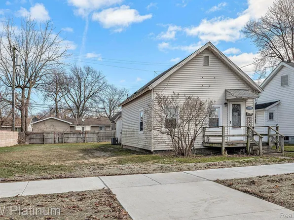 2720 Gratiot Ave, Pt Huron, MI 48060