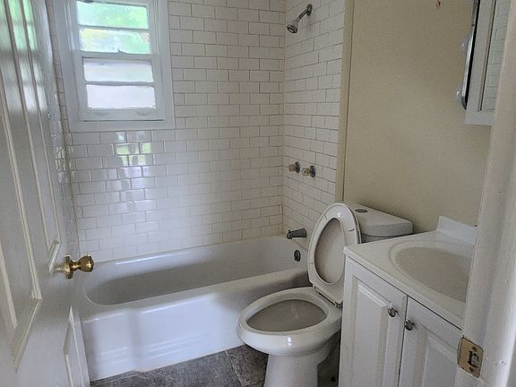 4th image of 181 Glenerie Blvd #4