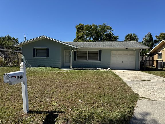 1 car drive way, street parking ok as long as mailboxes are not blocked. New motion detection lights all around.