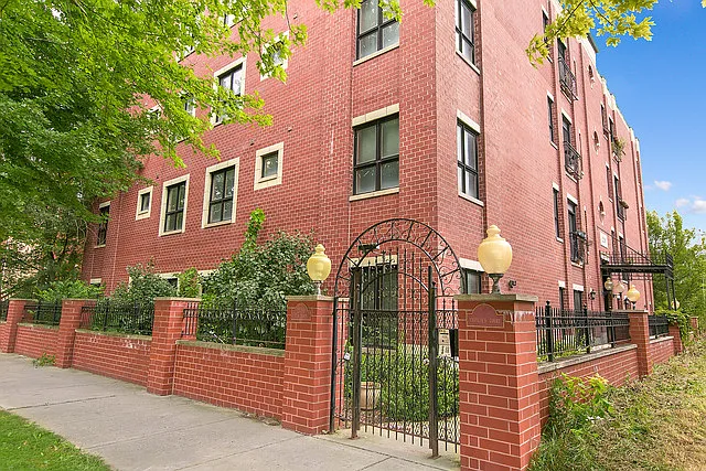 2136 W Monroe St APT 103 photo 1