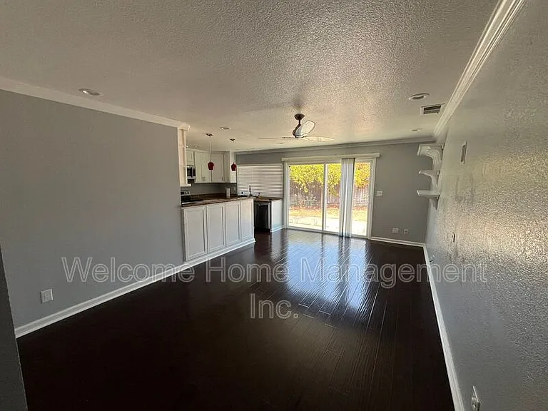 30726 Wainwright Ct — Photo 6