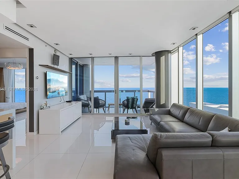 6899 Collins Ave #2208 — Photo 16