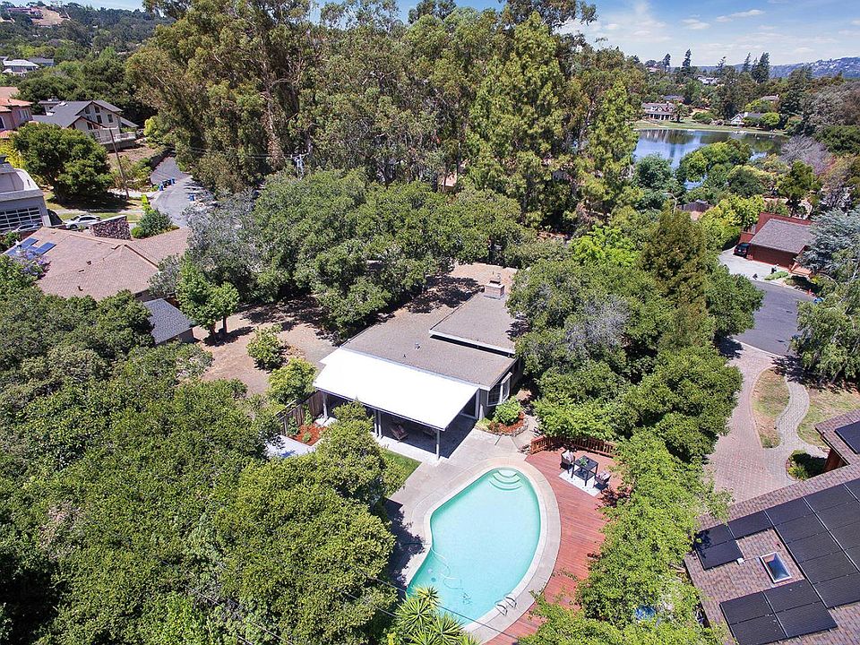 1st image of 1040 Lakeview Way