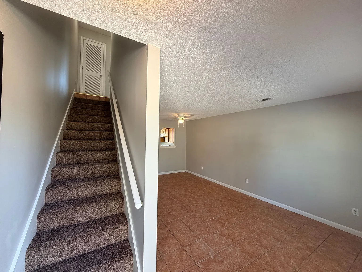 Sign Today Get Your Second Month's Rent 2 Bed/ 2.5 Bathroom Townhome In Remerton, Ga — Photo 2